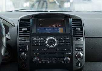 Подержанный автомобиль Nissan Pathfinder 2011 года (14 фото)