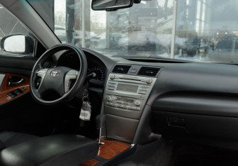 Подержанный автомобиль Toyota Camry Sedan 2011 года (10 фото)