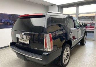 Подержанный автомобиль Cadillac Escalade Suv 2012 года (5 фото)