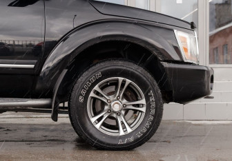 Подержанный автомобиль Dodge Durango 2005 года (9 фото)