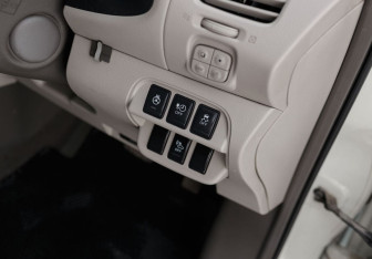 Подержанный автомобиль Nissan Leaf 2011 года (18 фото)