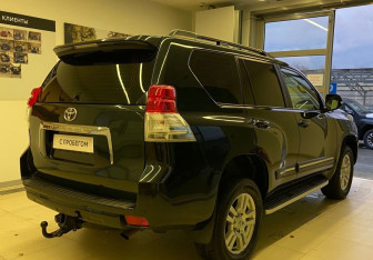 Подержанный автомобиль Toyota Land Cruiser Prado 2010 года (5 фото)