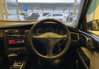 Подержанный автомобиль Toyota Corona Sedan 1993 года (10 фото)