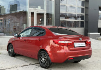 Подержанный автомобиль Kia Rio Sedan 2015 года (7 фото)