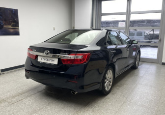 Подержанный автомобиль Toyota Camry Sedan 2013 года (4 фото)