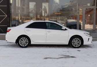 Подержанный автомобиль Toyota Camry Sedan 2016 года (4 фото)