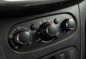 Подержанный автомобиль Renault Sandero 2022 года (14 фото)