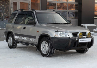 Подержанный автомобиль Honda CR-V 1997 года (3 фото)