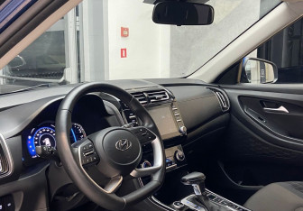 Подержанный автомобиль Hyundai Creta 2022 года (11 фото)