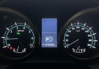 Подержанный автомобиль Toyota Land Cruiser Prado 2011 года (10 фото)