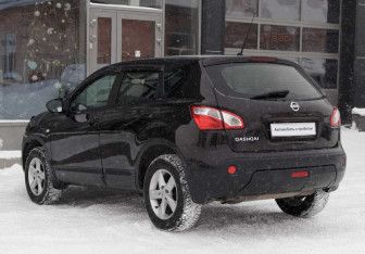 Подержанный автомобиль Nissan Qashqai 2010 года (7 фото)