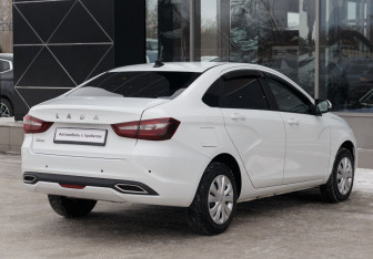 Подержанный автомобиль LADA (ВАЗ) Vesta Sedan 2023 года (5 фото)