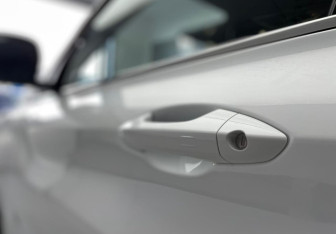 Подержанный автомобиль Geely Coolray 2023 года (9 фото)