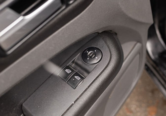 Подержанный автомобиль Ford Focus Sedan 2007 года (15 фото)