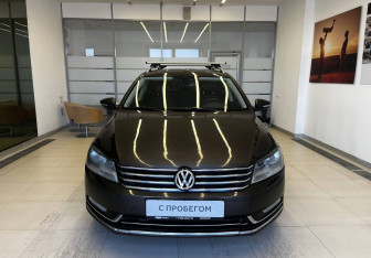 Подержанный автомобиль Volkswagen Passat Wagon 2013 года (3 фото)