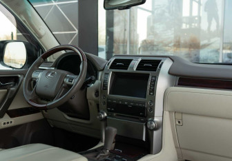 Подержанный автомобиль Lexus GX 2011 года (10 фото)