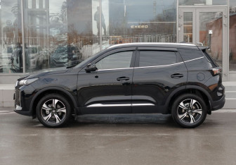 Подержанный автомобиль Chery Tiggo 4 2025 года (8 фото)