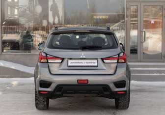 Подержанный автомобиль Mitsubishi ASX 2021 года (6 фото)