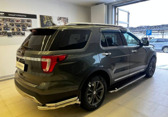 Подержанный автомобиль Ford Explorer 2018 года (5 фото)