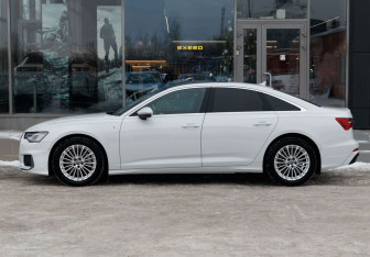 Подержанный автомобиль Audi A6 Sedan 2019 года (8 фото)
