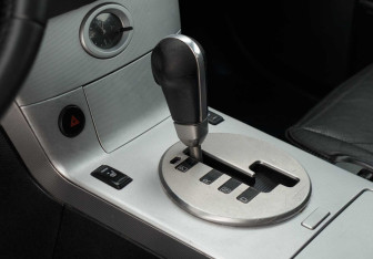 Подержанный автомобиль Infiniti FX 2005 года (15 фото)