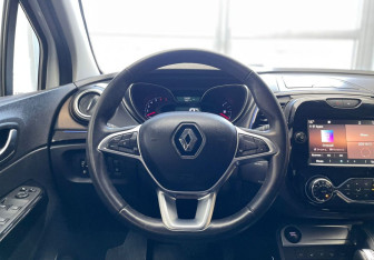 Подержанный автомобиль Renault Kaptur 2020 года (12 фото)