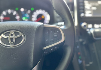 Подержанный автомобиль Toyota HiAce 2019 года (19 фото)