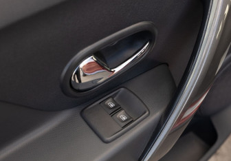 Подержанный автомобиль Renault Sandero 2020 года (16 фото)