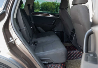 Подержанный автомобиль Volkswagen Touareg 2013 года (18 фото)