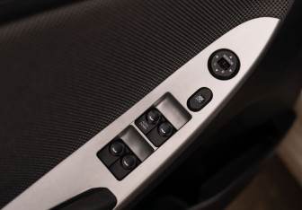 Подержанный автомобиль Hyundai Solaris Sedan 2014 года (16 фото)