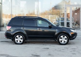 Подержанный автомобиль Subaru Forester Suv 2008 года (4 фото)