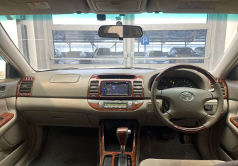 Подержанный автомобиль Toyota Camry Sedan 2003 года (12 фото)