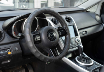 Подержанный автомобиль Mazda CX-7 2007 года (11 фото)