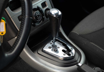 Подержанный автомобиль Peugeot 308 Hatchback 2011 года (14 фото)