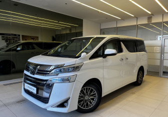 Подержанный автомобиль Toyota Vellfire 2019 года (4 фото)