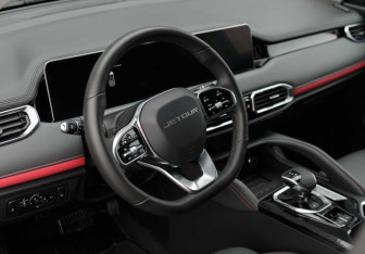 Подержанный автомобиль Jetour X50 2024 года (11 фото)