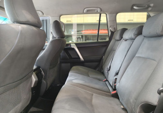 Подержанный автомобиль Toyota Land Cruiser Prado 2012 года (13 фото)