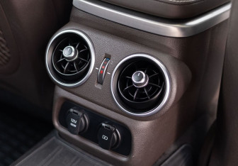 Подержанный автомобиль Kia Stinger 2018 года (26 фото)