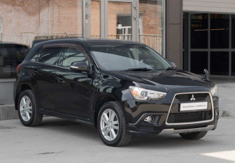 Подержанный автомобиль Mitsubishi RVR Suv 2010 года (3 фото)