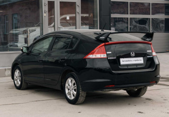 Подержанный автомобиль Honda Insight Hatchback 2009 года (7 фото)