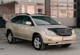 Подержанный автомобиль Lexus RX 2003 года (3 фото)