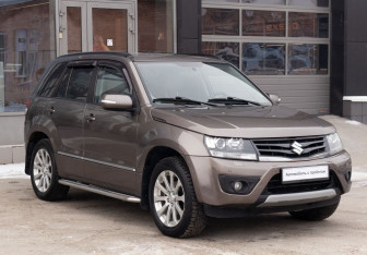 Подержанный автомобиль Suzuki Grand Vitara 2012 года (3 фото)