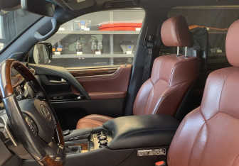 Подержанный автомобиль Lexus LX 2016 года (12 фото)