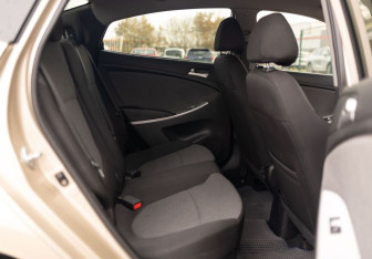 Подержанный автомобиль Hyundai Solaris Sedan 2014 года (18 фото)