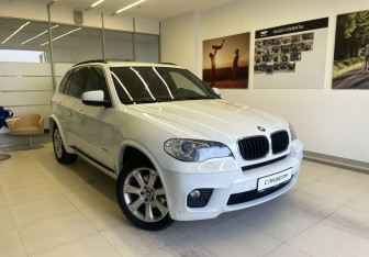 Подержанный автомобиль BMW X5 2013 года (3 фото)