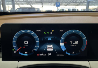 Подержанный автомобиль Jetour X70 2023 года (12 фото)