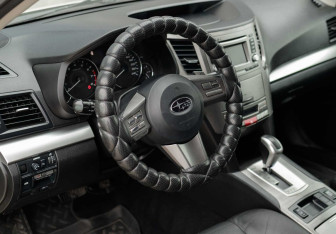 Подержанный автомобиль Subaru Outback Wagon 2010 года (11 фото)