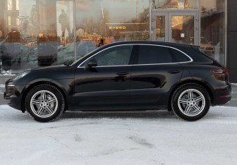 Подержанный автомобиль Porsche Macan 2015 года (8 фото)