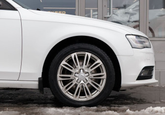 Подержанный автомобиль Audi A4 Sedan 2012 года (9 фото)