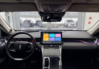 Подержанный автомобиль Wey Coffee 01 2023 года (14 фото)